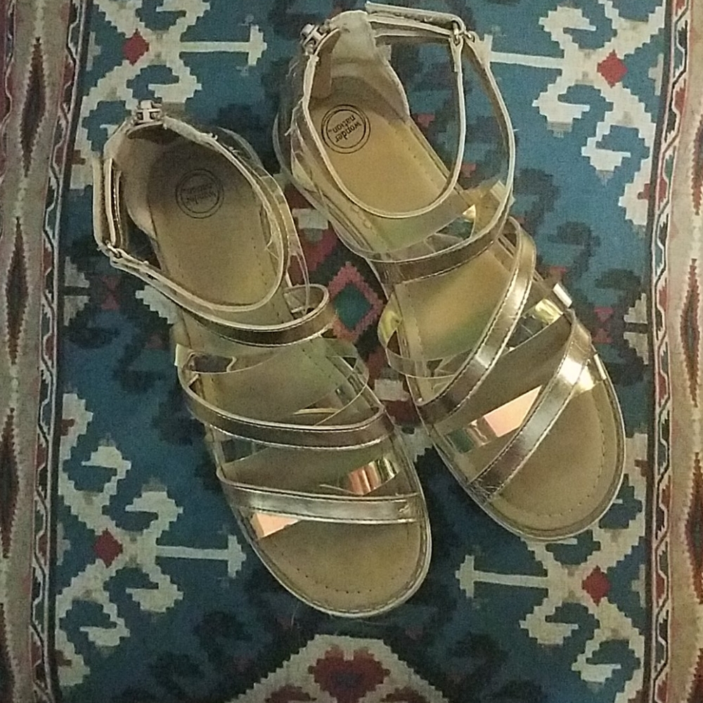 Sandles
